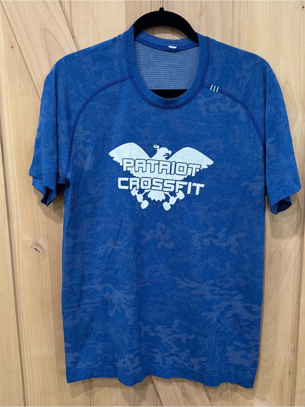 Lululemon Metal Vent Tech Tee Size Medium Blue Camouflage Short Sleeve